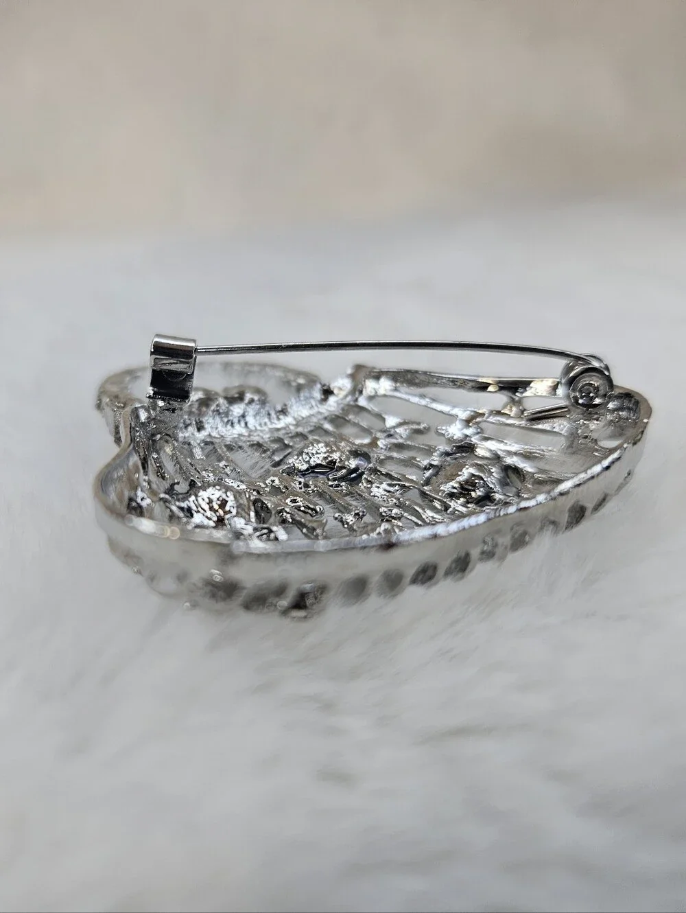 Rhinestone Silver Handbag Brooch – Iridescent Accent